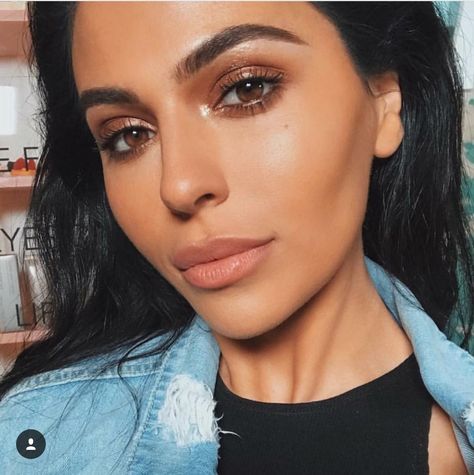 Wave Makeup, Teni Panosian, Makeup Bronze, Glossy Eyeshadow, Bronze Makeup, Smink Inspiration, Brown Eyeshadow, Trendy Makeup, Natural Face