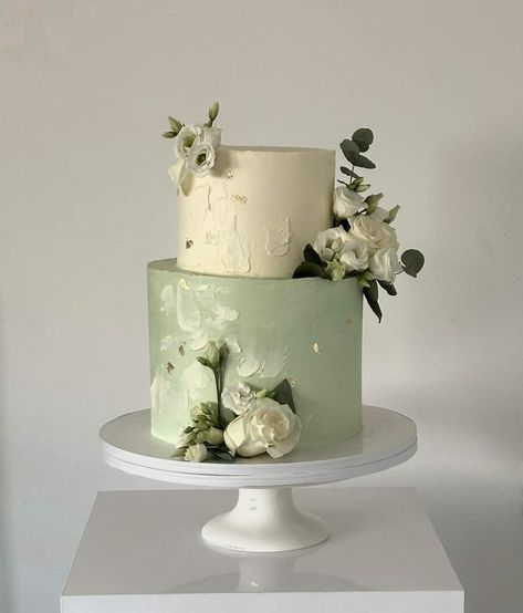 Sage Green 2 Tier Cake, Wood Look Wedding Cake, Engagement Cake White, Simple White And Green Wedding Cake, Green Bridal Shower Cake, Safe Green Wedding Cake, Sage Green Cake Wedding, Sage Green And Champagne Wedding Cake, Olive Green Wedding Cake