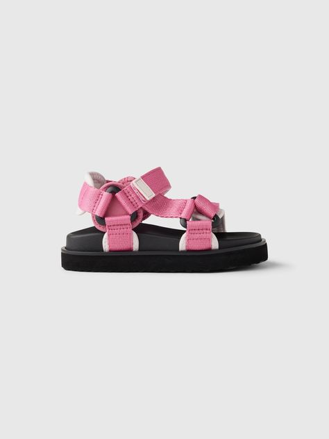 These sandals are made with a durable, quick-drying upper.  Rubber gripper sole.  Double straps with adjustable straps.  Hook and loop closure at ankle.  For more fit and sizing info, check out our Size Guide.