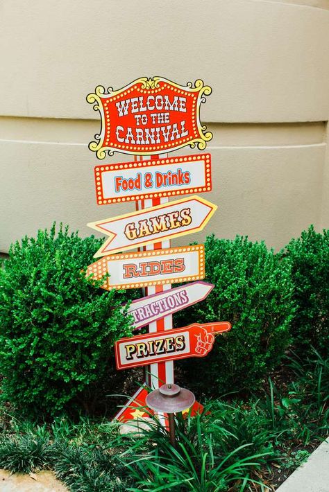 Roman's Circus-Themed First Birthday | CatchMyParty.com The Greatest Showman Decorations, Vintage Circus Birthday Party, Circus Birthday Party Ideas, Greatest Showman Party, Carnival Birthday Party Ideas, Vintage Circus Theme, Circus Party Decorations, Circus Birthday Party Theme, Fair Theme