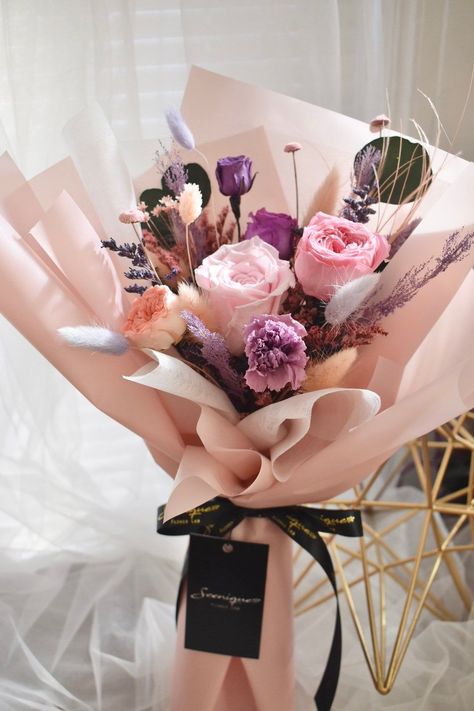 Gorgeous Paper Flower Bouquets You Can DIY 6 Roses Bouquet, Colorful Rose Bouquet, Real Flower Bouquet, Pretty Gift Wrapping, Preserved Flower Bouquet, Valentine's Day Flowers, Flower Boquet, Birthday Flowers Bouquet, Flower Wrapping Paper