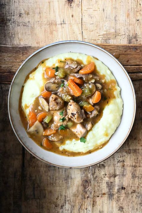 The Best Chicken Stew Best Chicken Stew, Chicken With Mushrooms, Chicken Mushrooms, Mushroom Stew, Budget Friendly Dinner, Stew Chicken Recipe, Braised Chicken, Chicken Shawarma, Easy Pork