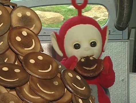 I always wanted to try these whenever I'd watch Teletubbies Tubby Toast, Teletubbies Funny, Po Teletubbies, Childhood Memories 2000, 90s Cartoons, Dessin Adorable, 90s Kids, Reaction Pictures, Mood Pics