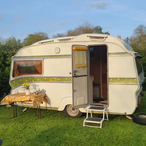 Caravan Renovation, The Queen's Gambit, Vintage Caravan, Bee And Puppycat, Over The Garden Wall, Summer Books, April 29, My Dream Car, Types Of Houses