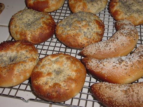 Onion Rolls/Salt Sticks Salt Sticks Recipe, Traditional Bakery, Jewish Foods, Onion Rolls, Philly Food, Savory Foods, Jewish Food, Baking Bread Recipes, Foreign Food