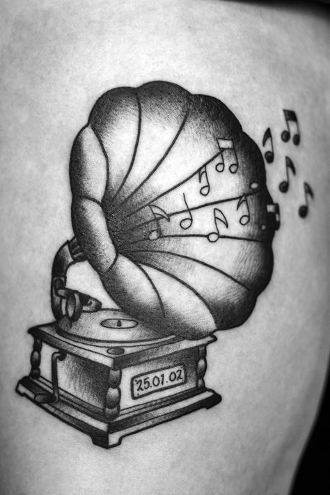 Cute grammy tattoo Classic Style Tattoo, Record Player Tattoo, Gramophone Tattoo, Russian Tattoo, Music Note Tattoo, Traditional Sleeve, Note Tattoo, Tattoo Traditional, Stylist Tattoos