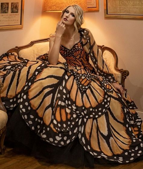 Butterfly Prom Dress, Butterfly Clothes, Crazy Dresses, Fairytale Gown, Prom Dress Inspo, Butterfly Fashion, Fairy Dresses, Old Fashion Dresses, Fashion Journals