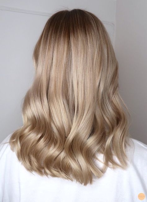 ʝ e s s e c a 🥥 Beige Blonde Hair Shadow Root, Pretty Ash Blonde Hair, Very Light Ash Blonde Hair, Warm Ash Blonde Hair, Blonde Beige Hair, Light Beige Blonde Hair, Cool Beige Blonde Hair, Neutral Blonde Hair Color, Sandy Beige Blonde Hair