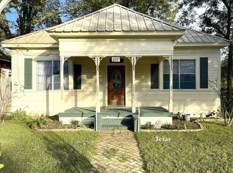 c.1935 Affordable Texas Home For Sale Under $80K - Old Houses Under $100K Porch Metal Roof, Brick Sidewalk, Cheap Houses For Sale, Texas Homes For Sale, Historic Homes For Sale, York Pennsylvania, Cheap Houses, Side Porch, Old Houses For Sale