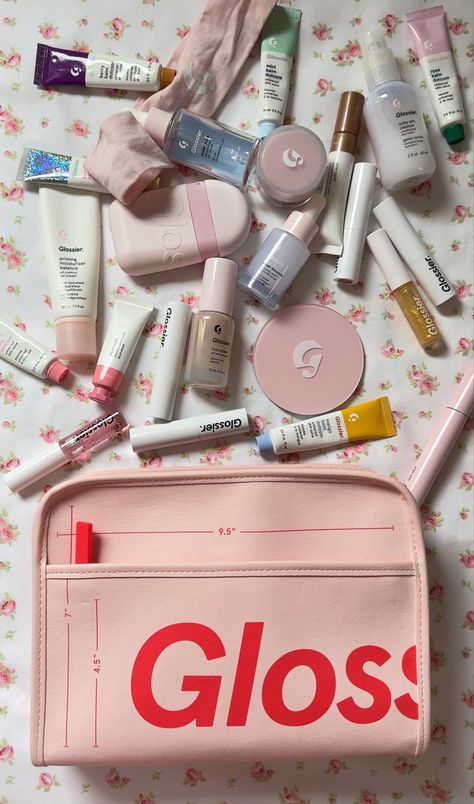 Glossier Balm Dotcom, Glossier Lip Balm, Priming Moisturizer, Glossier You, Sephora Skin Care, Makeup Lips, Makeup Is Life, Glossy Makeup, Image Swag