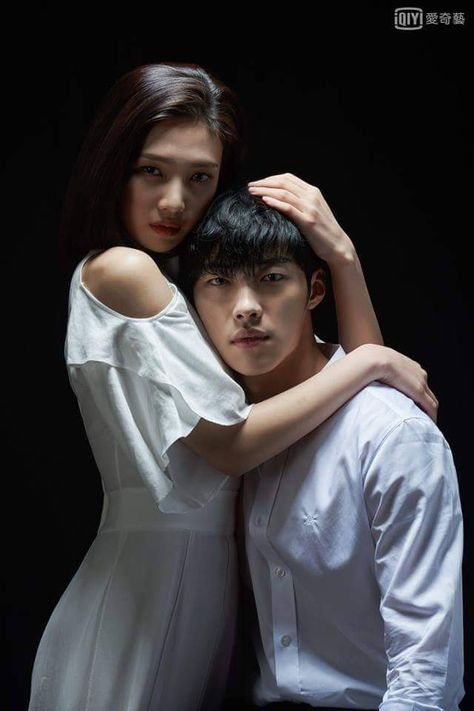 Kdrama Tempted, Dohwan Woo, Great Seducer, Woo Dohwan, Woo Do Hwan, Moon Ga Young, Couple Poses Reference, Korean Drama Movies, Body Reference Poses