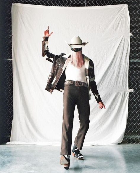 Orville Peck, Party Dress Codes, Men's Hipster Style, Urban Cowgirl, Cowboy Chic, Black Cowboys, Cowboy Aesthetic, Girls Aloud, Mexican Fashion