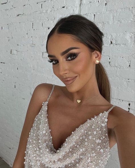 Glam Bride Makeup, Magic Runes, Natural Prom Makeup, Wedding Guest Makeup, Animal Tattoo Ideas, Wife Aesthetic, Glam Wedding Makeup, Brunette Makeup, Hilarious Pictures