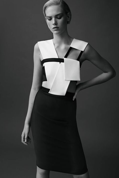 Mugler Resort 2015 Collection - Vogue Geometric Fashion, Off White Dresses, Takashi Murakami, David Koma, Futuristic Fashion, White Photo, 2015 Fashion, Inspiration Mode, Looks Style