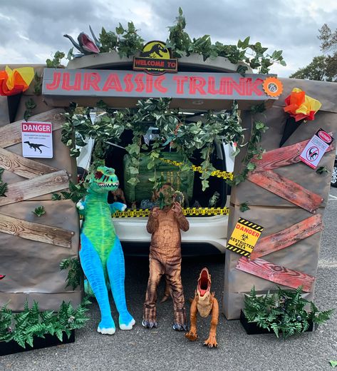 Dinosaur Trunk Or Treat, Halloween Kid Games, Indoor Backyard, Trunker Treat Ideas, Trunk Or Treat Ideas, Park Party, Creepy Costumes, Jurrasic Park, Superhero Poster