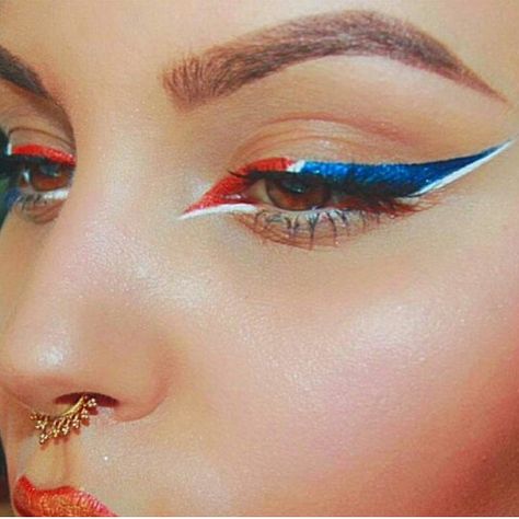 Red, white and blue eyeliner Ahsoka Eye Makeup, Red White And Blue Eyeliner, Cute 4 Of July Makeup, Red And Blue Eyeliner, Red White Blue Makeup, Red White And Blue Makeup Looks, Cute 4th Of July Makeup, Memorial Day Makeup, Red White And Blue Makeup