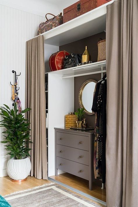 Closet Organization Ideas Sliding Door, Build In Closet, Bedroom Closet Design Ideas, Closet Design Ideas, Smart Bedroom, Teens Room, Dressing Room Closet, No Closet Solutions, Open Closet