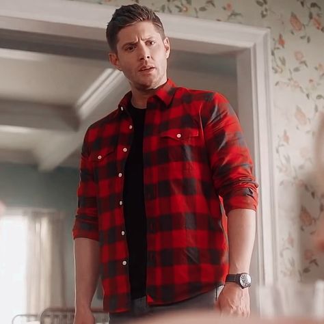 Jensen Ackles Plaid Shirt, Flannel Outfit, Boy Music, Flannel Outfits, Red Flannel, Destiel, Castiel, Dean Winchester, Jensen Ackles