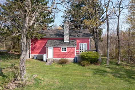 PHOTOS: Inside a Schoolhouse Transformed Into an Adorable Home - Business Insider One Room Schoolhouse Renovation, One Room Schoolhouse, White Stove, Airbnb Ideas, Small Foyer, Propane Fireplace, Adorable Home, Auto Shop, Small Chair