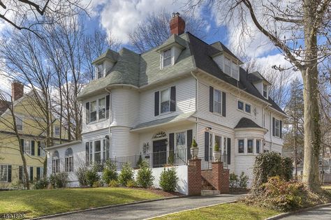 View 35 photos of this 7 bed, 5.0 bath, 4346 sqft Single Family that sold on 6/30/17 for $955,000. This grande dame turn-of-the-century gem is spacious ... Montclair Nj, East Lake, Essex County, Victorian Houses, House Exteriors, Edwardian Era, Colonial House, Victorian Homes, Curb Appeal