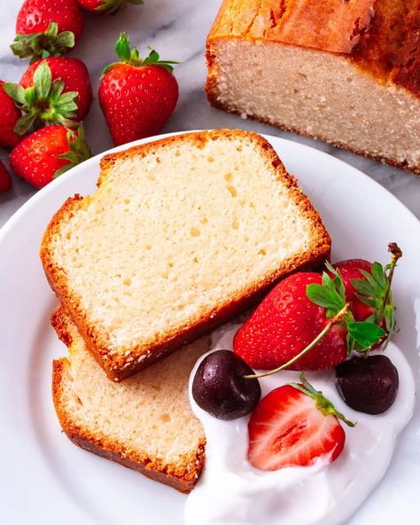 My classic delicious, super moist vegan pound cake (aka vegan madeira cake or vegan loaf cake) with the most perfect tight crumb and mellow vanilla (or lemon) flavour. Vegan Loaf Cake, Vegan Pound Cake, Vegan Loaf, Madeira Cake, Vegan Birthday Cake, Cake Lemon, School Night, Loaf Cake, Vanilla Essence