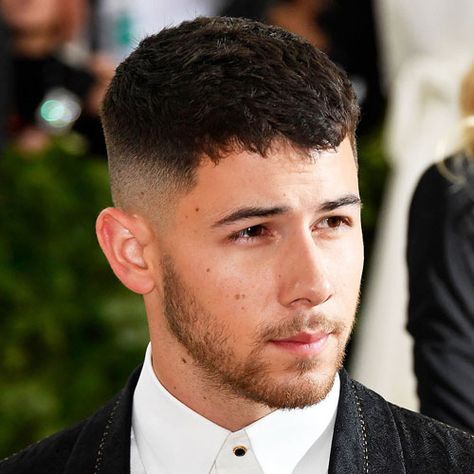 Crop Top High Fade - Best French Crop Haircuts For Men: Cool Crop Top Fade Hairstyles For Guys #menshairstyles #menshair #menshaircuts #menshaircutideas #menshairstyletrends #mensfashion #mensstyle #fade #undercut #shorthaircuts #cropped #cropfade Tom Holland Hairstyle Short, Nick Jonas Buzzcut, Nick Jonas Hair, Nick Jonas Haircut, Army Haircut, French Crop, Spring Haircuts, Mens Summer Hairstyles, Crop Haircut