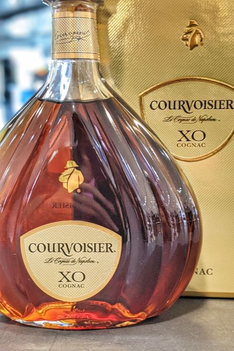 “An exotic vanilla and créme brûlée bouquet, candied orange aromas and iris flower notes, all come together to excite the senses” X.O cognac is a selection by Courvoisier Master blender of beautifully matured eaux de vie, aged from 11 to 25 years, to highlight the complexity and richness of cognac aromas. #courvoisierxo Flower Notes, Brandy Cocktails, Candied Orange, Iris Flower, The Senses, Iris Flowers, Come Together, Bottle Design, 25 Years