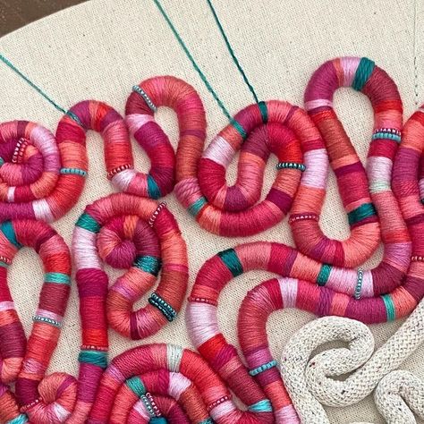 Thick Thread Embroidery, Needle Felting On Clothes, Textile Art Projects, E Textiles, Yarn Embroidery, Beach Jewelry Boho, Textile Art Embroidery, Textile Sculpture, Contemporary Embroidery