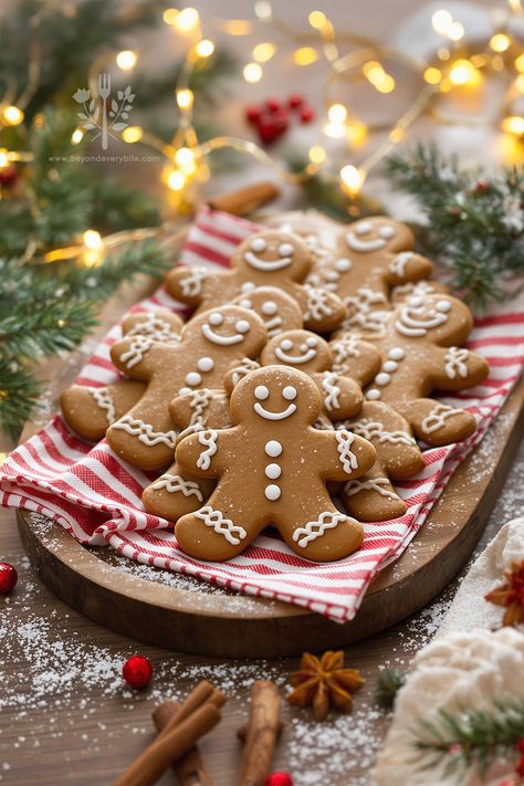 Bring the holiday spirit to life with Gingerbread Men cookies! Spiced and decorated with royal icing, they’re perfect for gifting or family fun. Unveil the recipe on our website! Aesthetic Gingerbread Man, Gingerbread Cookies Decorated Ideas, Gingerbread Men Icing, Gingerbread Aesthetic, Aesthetic Gingerbread, Gingerbread Men Cookies, Aesthetic Food Recipes, Gingerbread Man Decorations, Aesthetic Recipes