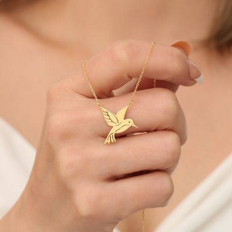 Personalized Silver Jewelry, Hummingbird Jewelry, Hummingbird Necklace, Preppy Jewelry, Bird Necklace, Bird Jewelry, Minimal Jewelry, Gold Sparkle, Necklace Dainty