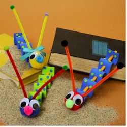 Turn an ordinary pencil into a crafty masterpiece and watch the smiles on all the kids' faces. Worm Crafts, Pencil Craft, Caterpillar Craft, Pencil Crafts, Quick And Easy Crafts, Monthly Crafts, Pipe Cleaner Crafts, Back To School Crafts, Animal Crafts For Kids