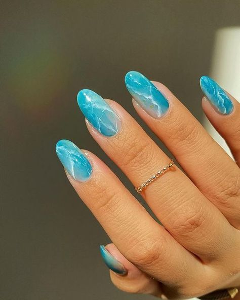 29 Ideas Summer Nail Beach: Trendy Beach-Themed Manicures for Stylish Summer Vibes Light Blue Nail Designs, Beach Themed Nails, Vacation Nails Beach, Beach Nail Art, Wave Nails, Beach Nail Designs, Beachy Nails, Summer Nails Beach, Light Blue Nails