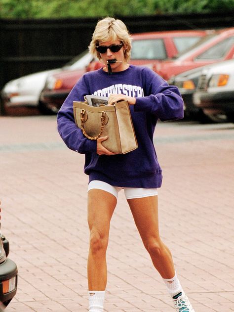 Princesa Diana, Influencers Fashion, Hailey Baldwin, Lady Diana, Vogue Paris, Princess Diana, Bike Shorts, Sport Outfits, Style Icons