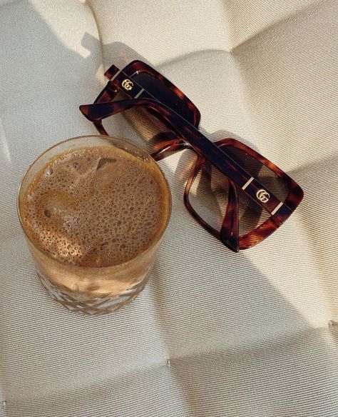 Sunglasses And Coffee, Shiny Jewelry, Coffee Aesthetic, Instant Coffee, Gucci Sunglasses, Vintage Aesthetic, Fashion Killa, Morning Coffee, Coffee Lover