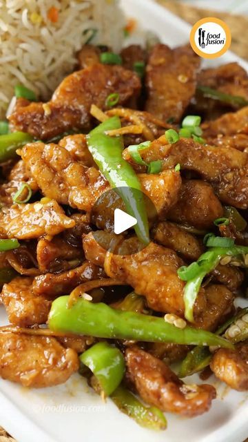 Chicken Chilli Dry, Chicken Chilli, Soy Chicken, Food At Home, Pepper Powder, English Food, Chinese Cooking, Green Chilli, Stir Fry Recipes