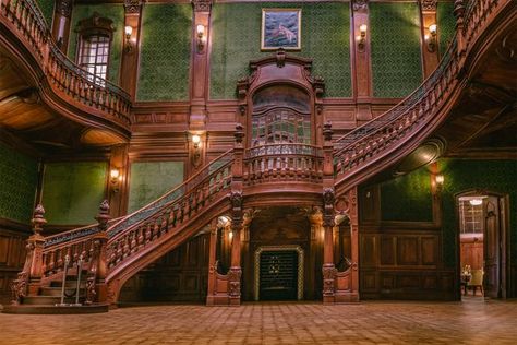 Ballroom Staircase, Castle Entrance Hall, Mansion Hall, Mansion Staircase, Victorian Mansion Interior, Hogwarts Grand Staircase, Rococo Staircase, The Grand Staircase Hogwarts, Old Mansions Interior