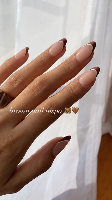 Nails Brown Simple, Simple Nails For Fall, Almond Shaped Nails Acrylic, Nails With Almond Shape, Neutral Nails Almond, Fall Nails Neutral, Acrylic Nails Brown, Fall Almond Nails, Brown Nail Polish