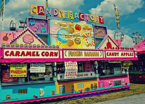 Photographer Home Office, Sausage Corn Dogs, Victorian Pirate, Ice Cream Caramel, Carnival Candy, Frozen Chocolate Bananas, Apple Popcorn, House Mirror, Hot Popcorn