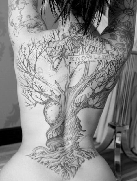 Back Tattoo Tree, Full Back Tattoo, Tree Tattoo Back, Tattoo Tree, Bunny Tattoos, Full Back Tattoos, Tattoed Women, Dragonfly Tattoo, Back Tattoo Women