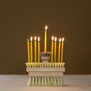 Hanukkah Decorations Diy, Hanukkah Diy, David Stark, Hanukkah Crafts, Set Life, Hanukkah Decorations, Hanukkah Candles, Festival Image, Seasonal Displays