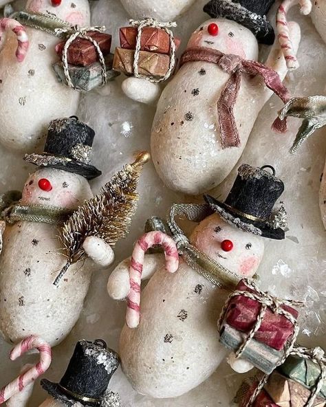 Diy Snowman Decorations, Vintage Halloween Images, Christmas Craft Fair, Antique Christmas Ornaments, Holiday Goodies, Diy Snowman, Snowman Decorations, Snowman Crafts, Antique Christmas