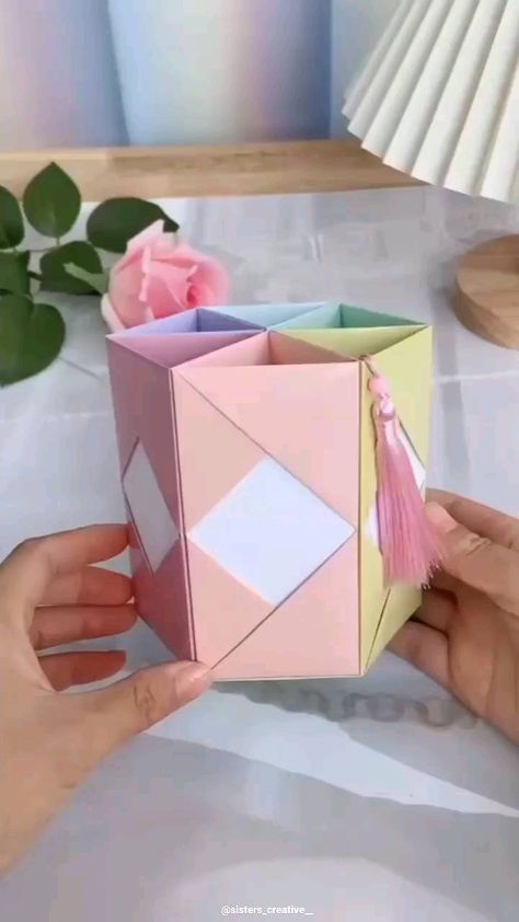 🖋️/✏️ Holder #holders #holder #pencils #pen #creativesisters | Instagram Easy Paper Box Origami, Diy With Photos, Diy Organiser, Diy Handmade Gifts, Hadiah Diy, Kraf Kertas, Diy Crafts Bookmarks, Book Crafts Diy, Easy Doodle