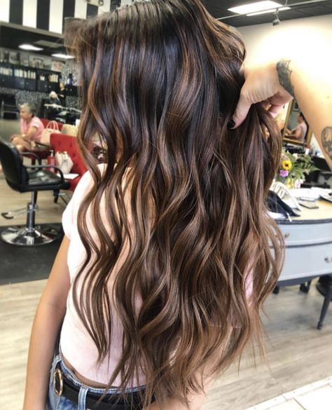 Dark Brown Hair Ombre Caramel, Brown Baylage Hair Long, Short Hairstyles For Short Hair, Summer 2020 Hair Color Trends, Baylage Hair, Brown Hair Balayage, Brown Blonde Hair, Hair Color Balayage, Hair Inspiration Color