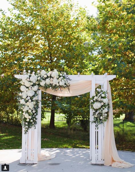 Pergola Wedding Decorations, Pergola Flowers, Pergola Wedding, Wedding Pergola, Diy Wedding Arch, Backdrop Decor, Wedding Ceremony Arch, Wedding Green, Wedding Arbour