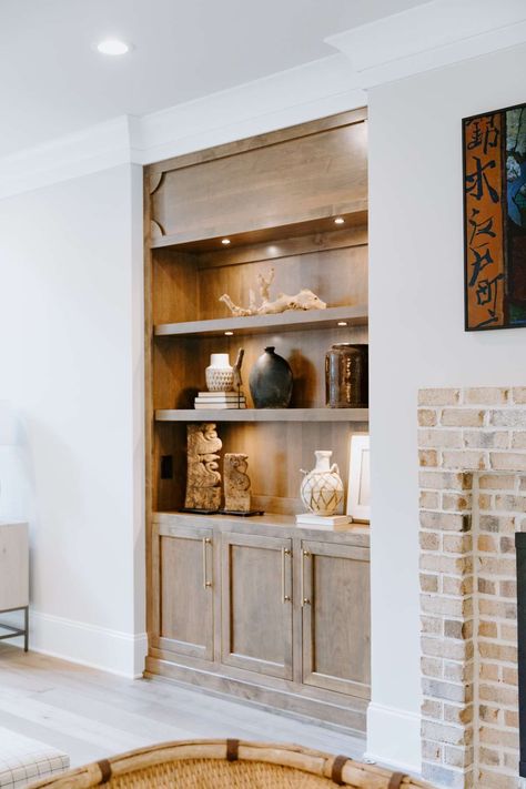 5 Tips to Transform Your Built-Ins - Linden Creek Wood Built Ins, Niche Ideas, Room Shelves, Built In Shelves, Cathedral Ceiling, Home Design Decor, Wall Cabinet, Living Room Design, Built Ins