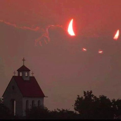 Satan is watching the church - 9GAG Devil Aesthetic, Odaiba, Arte Fantasy, Red Aesthetic, Aesthetic Grunge, Grunge Aesthetic, Horror Art, Aesthetic Photo, Dark Aesthetic