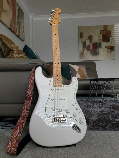 Fender Player Stratocaster Electric Guitar Maple Fingerboard Polar White Green Stratocaster, Red Stratocaster, Black Stratocaster, White Stratocaster, Guitar Fender, Electric Guitar Design, Stratocaster Guitar, Guitar Obsession, Fender Electric Guitar