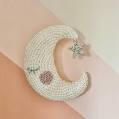 Moon Crib, Moon And Clouds, Baby Mobiles, Free Amigurumi Patterns, Crib Mobile, Amigurumi Free, Amigurumi Free Pattern, Baby Decor, Star Patterns