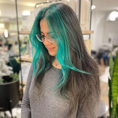 Green Money Piece Hair Blonde, Teal Money Piece, Mint Green Hair, Money Piece, Hair Stuff, Hair Inspo Color, Hair Colour, Green Hair, Hair Dos