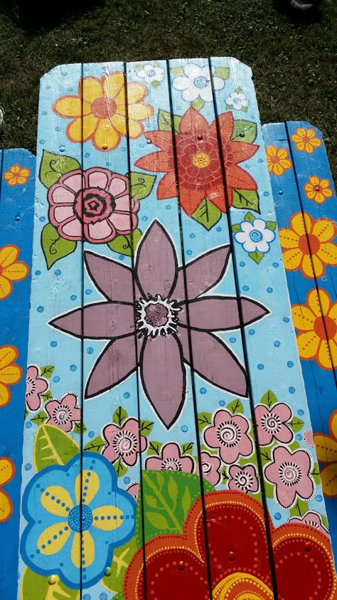 Picnic table Painted Picnic Tables, Picnic Table Makeover, Diy Outdoor Bench, Painted Benches, Table Picnic, Whimsical Painted Furniture, Bench With Back, Picnic Tables, Painted Chairs